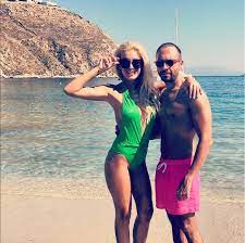 Η γνωστή παρουσιάστρια ανάρτησε μερικές φωτογραφίες. H Katerina Kainoyrgioy Sto Instagram Xwris Retoys People Amp Style Eidhseis