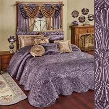The style is rich, colorful and full of detail that contrasts sharply with other styles. Victorian Bedding Touch Of Class