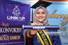 Soalan berkaitan sikap calon temuduga. Unikop Swasta Atau Kerajaan