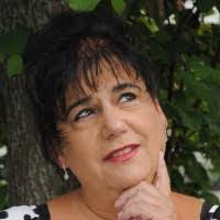 Lori Enders's Instagram, Twitter & Facebook