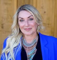 Angie Simonson's Instagram, Twitter & Facebook