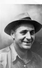 Lester Moon's Instagram, Twitter & Facebook