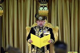 Malaysia telah melakukan pemilihan raja sejak merdeka dari inggris pada 1957. Raja Malaysia Mendadak Mengundurkan Diri Republika Online