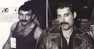 Jim hutton, un peluquero y escritor irlandés, fue el hombre que acompañó a la estrella de queen hasta sus últimos días de vida. Freddie Mercury And Jim Hutton S Beautiful Love Story