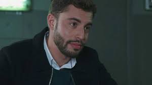 Plus belle la vie met en scène, jour après jour, le quotidien des habitants d'un quartier imaginaire de marseille : Pblv Replay Pblv En Avance Replay Pblv Twitter