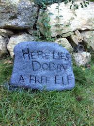 Here Lies Dobby Going To Have To Put This Is The Garden Next To Shell Cottage Chicken Co Harry Potter Halloween Party Harry Potter Decor Harry Potter Birthday