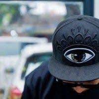 Dec 28, 2019 · gambar kartun cowok pakai topi bestkartun 22 05 2020 gambar kartun cowok pakai topi halo apakabar sobat yang admin senangi kali ini admin akan mengulas terkait tentang foto kartun ini merupakan yang sangat banyak sebab di dalam ulasan ini salah satu yang sangat lengkap setiap orang akan senang jika memiliki wallpaper kartun pada hp yang keren. Foto Orang Keren Pake Topi