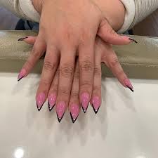 Why wear one shade when you outline nails. 21 Hot Pink And Black Nail Designs That Are Truly Amazing Checopie
