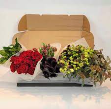 Www.bloombox.ae fb / insta @bloomboxuae. Bloom Box Flowers