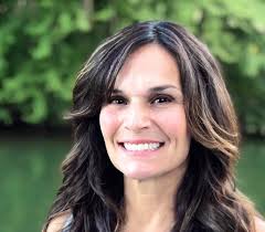 Mindy Dubois's Instagram, Twitter & Facebook