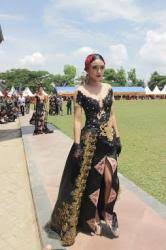 Di kampung sa'dan, yang menjadi sentra tenun, kini tinggal 70 perajin saja yang berproduksi. Bni Tampilkan Fashion On The Street Di Lovely Toraja Tribun Timur
