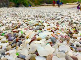 Can you take glass from glass beach? Glass Beach In Kalifornien 2021