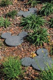 29 Praktische Gartenideen Mit Bodenfliesen Vorgarten Ideen Garten Landschaftsbau Garten