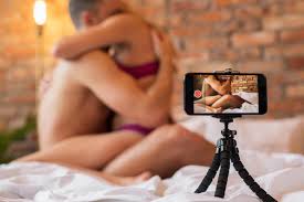 Na de getuigenis van Billie Eilish: wat is goede porno en waar vind je  die? | Het Nieuwsblad Mobile
