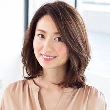 重めの縦ロールが鍵 ゆれるセミロング 40代のロングヘア ミディアムヘア 上品ボブ 髪型 40代