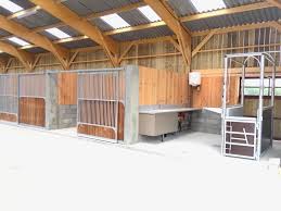 Archives Des Construction De Box Pour Chevaux Equipements D Ecurie Construction De Box Protection Des Chevaux Technibelt Ecuries De Luxe Box Chevaux Ecurie