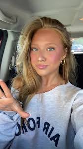 Taylor Malloy's Instagram, Twitter & Facebook