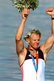 Han er en norsk roer som representerer horten roklubb og har medalje i fire ol. Ol Kongen Olaf Tufte 20 Ar Med Tarer Sykdom Og Gull Vg