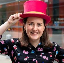 Alina Hunter's Instagram, Twitter & Facebook