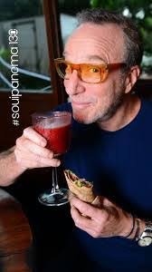 Ricardo Stern's Instagram, Twitter & Facebook