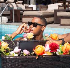 Work hard, play harder Wear @bonberrylondon 📸 @pages_insiders_official