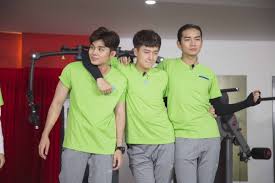 Lan ngọc bị chê làm màu, jun phạm yêu đuối, quang trung thì bị fan chê nhạt khi tham gia gameshow. Jun Pháº¡m Tráº¥n Thanh Ä'ang Sá»£ NhÆ° Thanos Ninh DÆ°Æ¡ng Lan Ngá»c Thi Khung Da Man