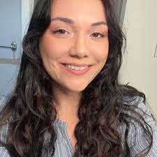 At my house we call it White Trash Nachos 🤣 Half a bag of tator tots One  can of chili 4 hot dogs sliced up Diced red onion Shredded cheddar cheese A