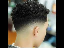 Este corte parece que continuara su reinado en el top mientras se combina con una variedad de looks en la parte de arriba incluyendo copetes y flecos. Pin On Tukang Cukur