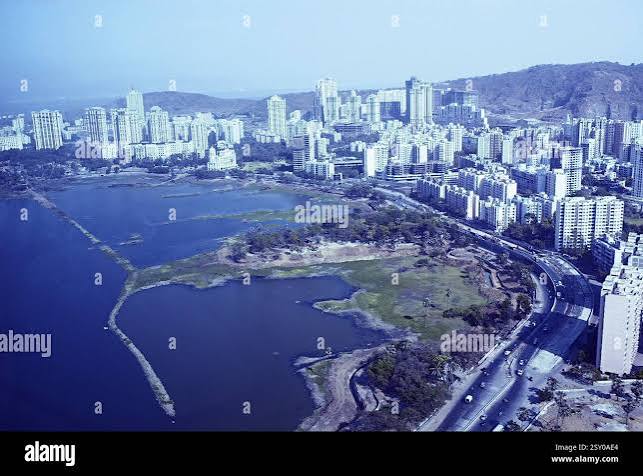 Mumbai bird's eye view hi-res stock photography and images - Alamy