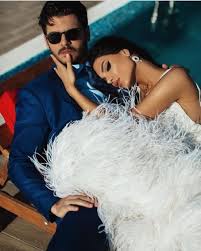 Tolgahan sayışman, yaklaşık 2 yıldır birlikte olduğu almeda abazi'yle evleniyor. Tolgahan Sayisman And Almeda Abazi Dating Gossip News Photos