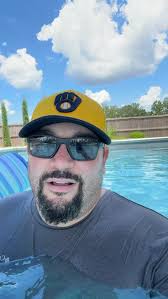 Standing in line to vote early and impressed by the crowds. Good news