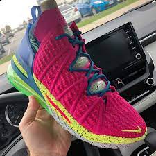 Lightweight knitposite 2.0 sits on a full length zoom air unit to help you maintain the speed to blow by and finish at the rim. Nike Lebron 18 La Night Pink Prime Multicolor Db8148 600 Release Date Sole Collector