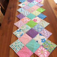 This Zig Zag Runner Is So Easy To Make Quilting Digest Quilted Table Runners Patterns Easter Table Runners Quilted Table Runners