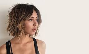 Jika kamu bisa memilih potongan rambut wanita sesuai bentuk wajah, maka kamu akan memiliki penampilan yang lebih seimbang. 15 Model Rambut Pendek Wanita Paling Populer Untuk Tampil Di 2021