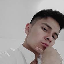 Julian Pina's Instagram, Twitter & Facebook