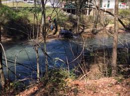 No serious injuries after SUV runs into the Chattahoochee River