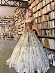 Nah kali ini bacaterus.com akan mengulas beberapa cara membuat hiasan dinding dari barang bekas yang ada di sekitar kita. Creatrice Sylvie Facon Beautiful Outfits Nice Dresses Beautiful Dresses