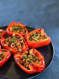 Comme Moi Decouvrez La Recette Poivrons Farcis Aux Tomates Olives Recette Poivrons Farcis Recettes De Cuisine Recette