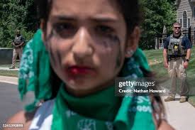 16 Photos & High Res Pictures