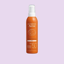Our high performance, water resistant sport sunscreen stays on strong, as it is formulated to resist sweat, heat, and water for up to 80 minutes; These 10 Formulas Make It So Easy To Reapply Sunscreen Through The Day Vogue India