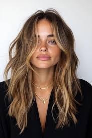 Megan Paschall's Instagram, Twitter & Facebook