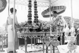 พระราชพิธีรัชมังคลาภิเษก เป็นพระราชพิธีที่จัดขึ้นเนื่องในโอกาสมหามงคลที่  พระบาทสมเด็จพระบรมชนกาธิเบศร มหาภูมิพลอดุลยเดชมหาราช บรมนาถบพิตร รัชกาลที่  9 #ทรงครองสิริราชสมบัติเสมอด้วย พระบาทสมเด็จพระจุลจอมเกล้าเจ้าอยู่หัว  รัชกาลที่ 5 ผู้เป็น “สมเด็จพระบรม ...