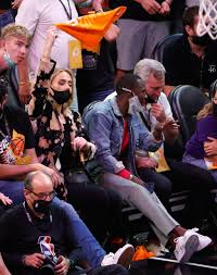 Rich paul, his agent, brings his girlfriend to the game sitting next to lebron. Mj0uerl0mryvzm