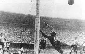Al Minuto 21 Del Segundo Tiempo Juan Alberto Schiaffino Marca El Primero Gol A Brasil En La Final De 1950 Juan Alberto Schiaffino Goles Brasil
