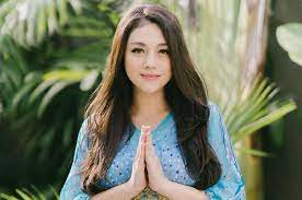 Celine evangelista bongkar kapan hilang keperawanan, bahas kriteria pria idaman berduit. Celine Evangelista Is Desperate To Wear Open Clothes Tattoos In This Section Make Netizens Look Netizens Cool Tattoos All Pages Netral News