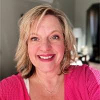 Denise Santoni's Instagram, Twitter & Facebook