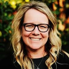 Angela Toye's Instagram, Twitter & Facebook