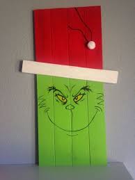 These pallets of christmas ornaments are the perfect solution for your retail business, either you're looking for a pallet or a full truckload we got you covered, you can rest assured that with us, all your merchandise needs for your business are cover. Diy Outdoor Christmas Decorations Grinch Porch Sign Diy Cuteness