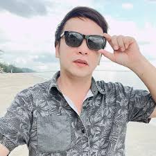 I need a driver to go from Bangkok to tigre world