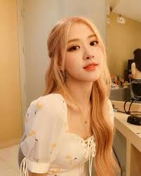 Liseli Bangtanpink Rose Blonde Rose Blonde Hair Blackpink Rose
